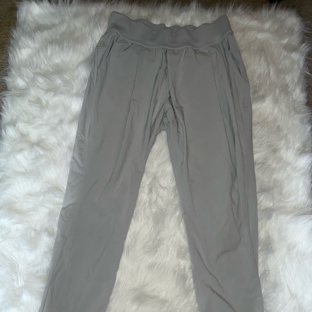 Women’s Athleta Jogger Pants Size 6